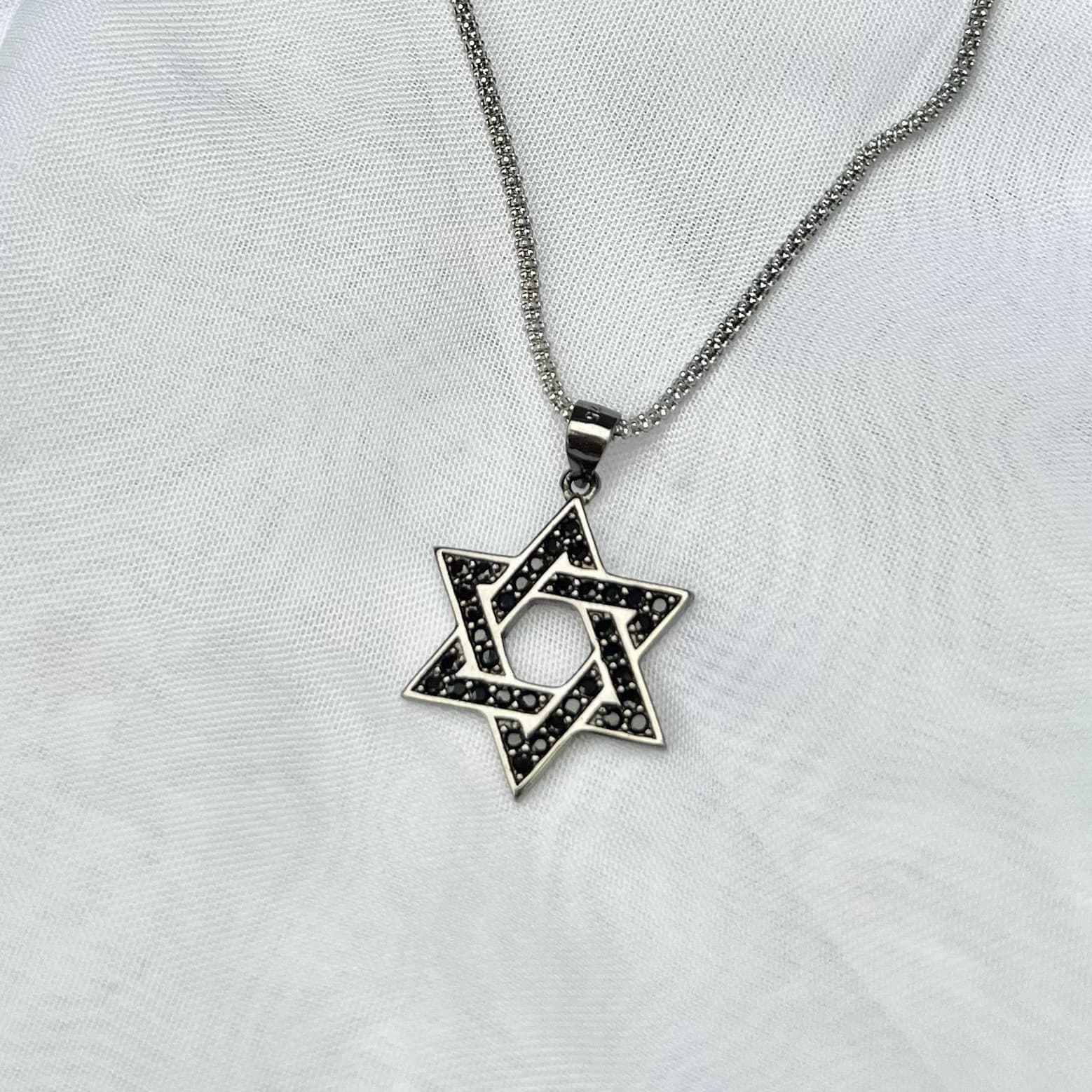 שרשרת מגן דוד שיבוץ שחור