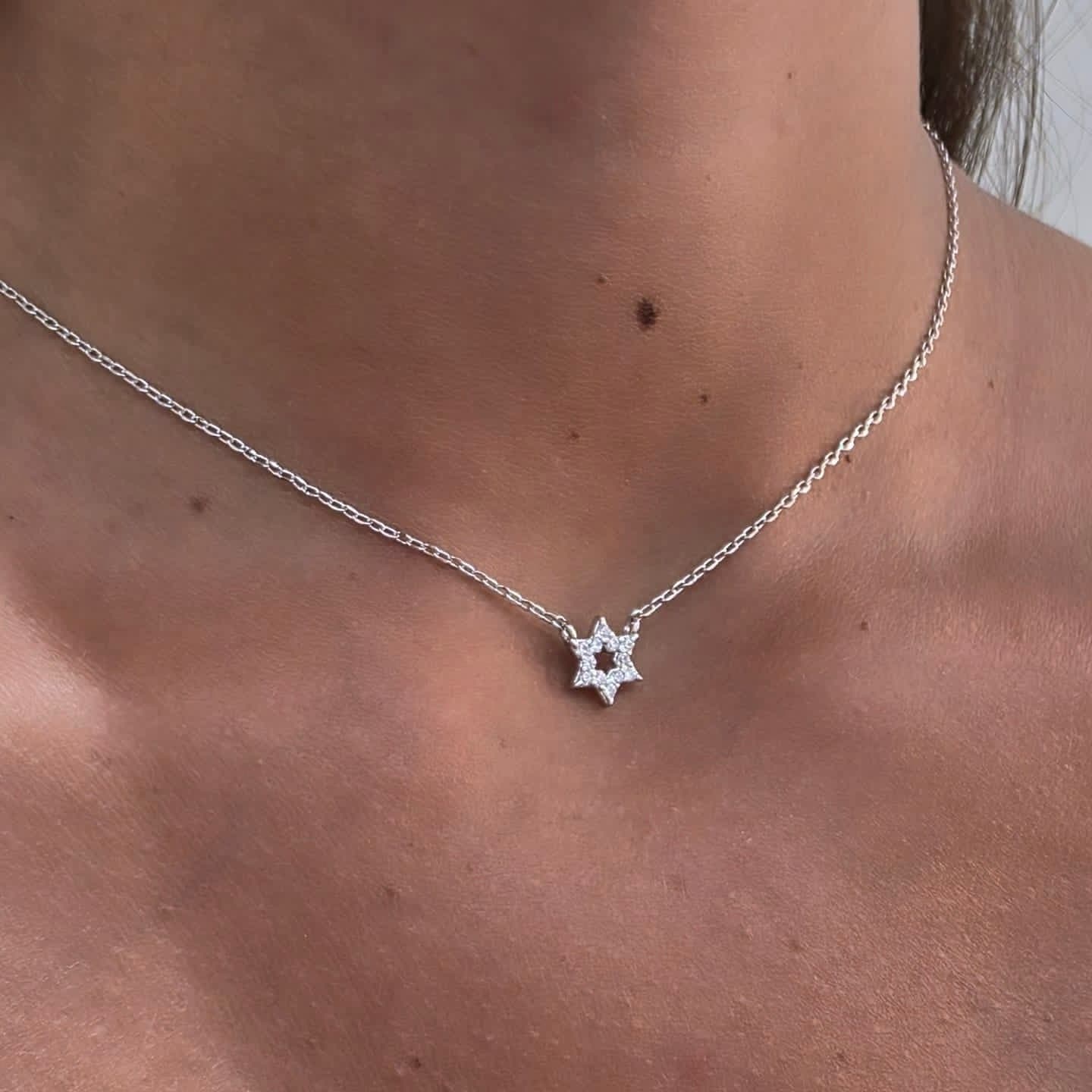 שרשרת מגן דוד משובץ